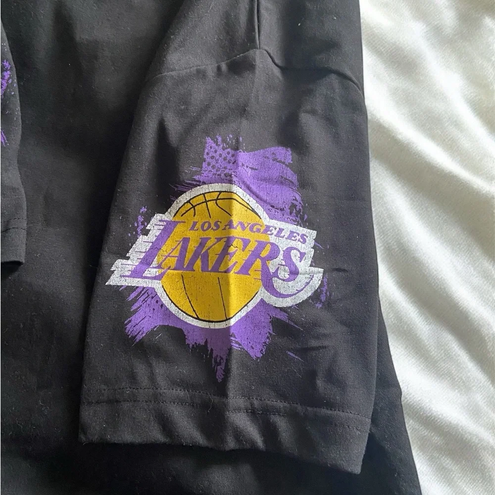NBA Black and Yellow Lakers Short Sleeve Tee - Picture 4 of 5